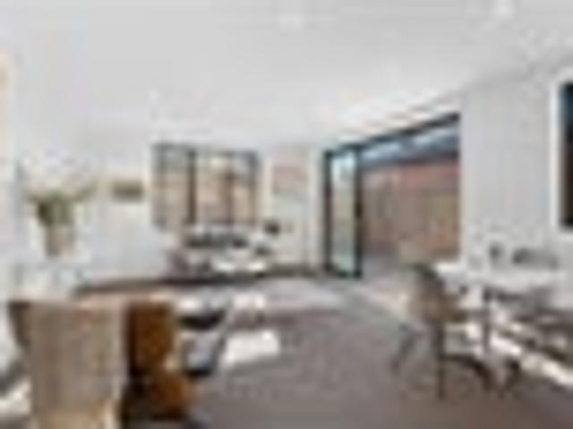 Private and sun soaked contemporary living