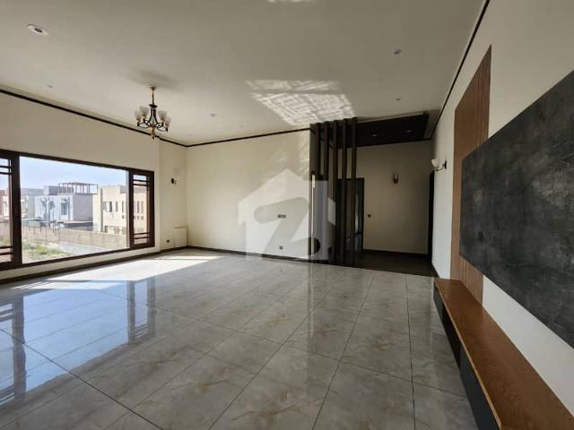 Brand New Luxury Bungalow 1000 Sq. Yards | Khayaban E Ittehad