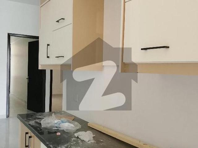 Brand New Luxury Flat with Lift Bukhari Commercial Area
