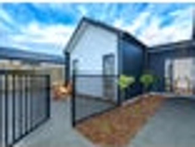 Brand new luxury home Ready now
