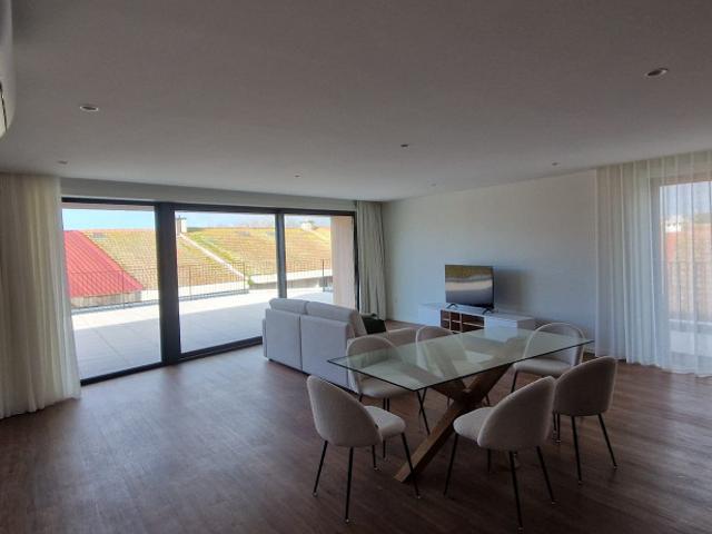 Brand New Luxury T4 Penthouse in Gaia