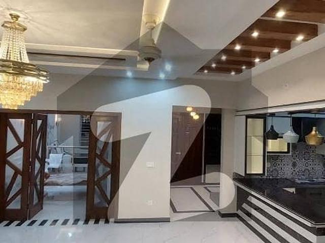 Brand New Luxury Villa