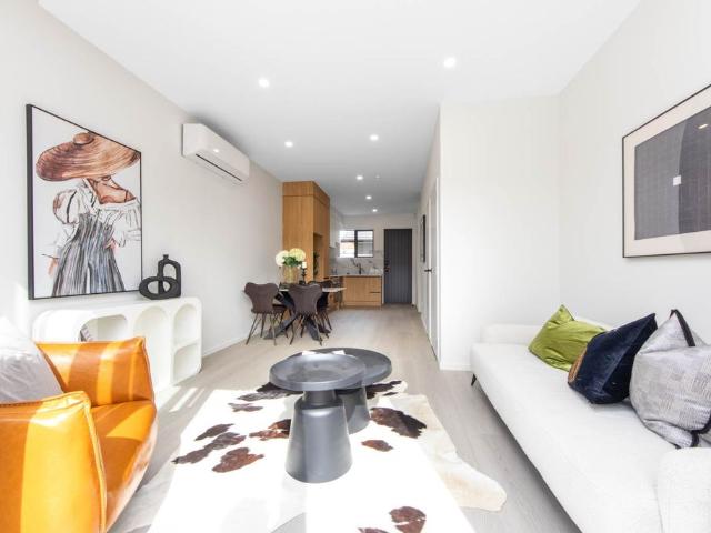 Brand New Luxury with 2 Ensuite Bedrooms & 1x Carpark