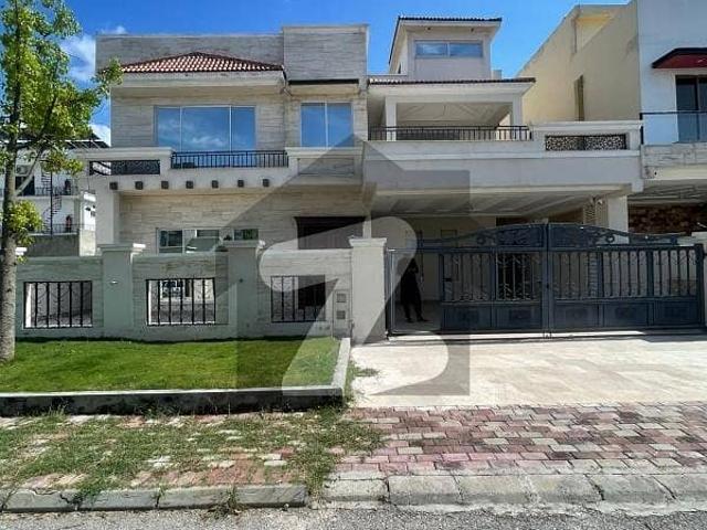 Brand New Luxury 1 Kanal Full House 6 Bed Accommodation 2 American Kitchen 1 Servant Two Species TV Lounge Available For Sale In Bahria Enclave Sector C
