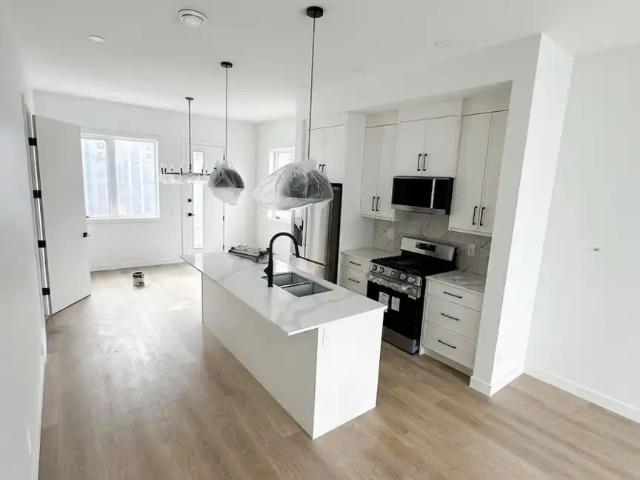BRAND NEW LUXURY 3 BEDROOM | 2.5 BATH TOWNHOME | WEST HILLHURST | SINGLE GARAGE