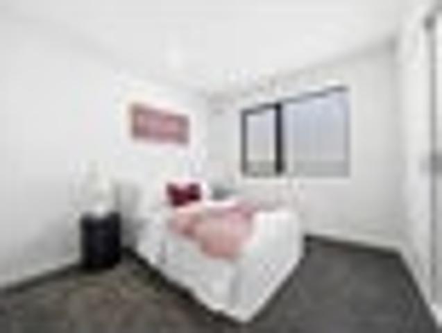 BRAND NEW LUXURY 5 BEDROOM FAMILY HOME | STAND.