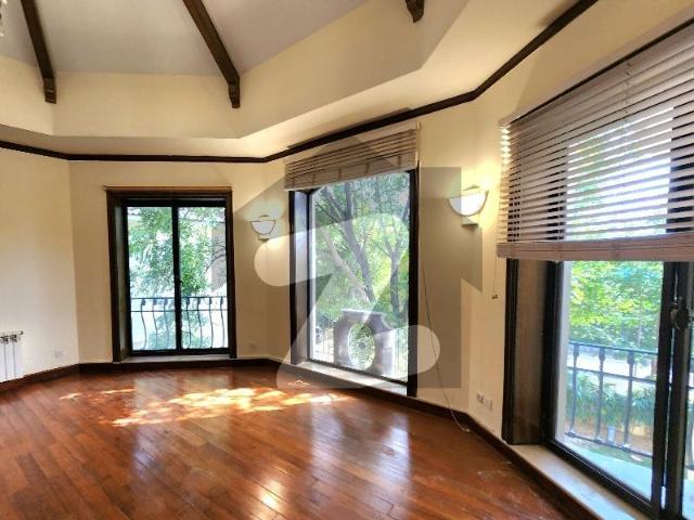Brand New Luxury 7 Bedroom Designer Bungalow F 6