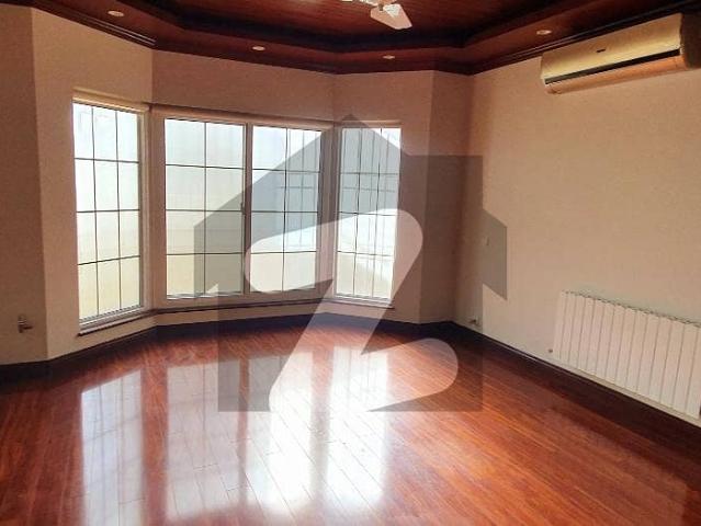Brand New Luxury 4 Bedroom First Floor With Swimming Pool