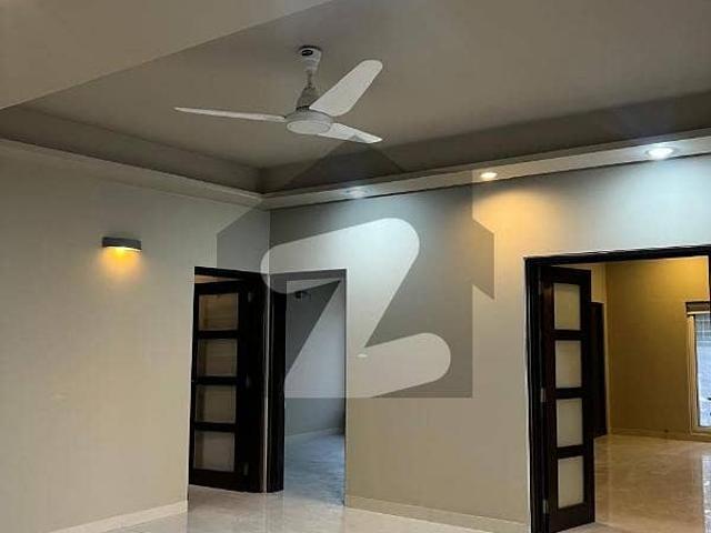 Brand new luxurious upper for rent