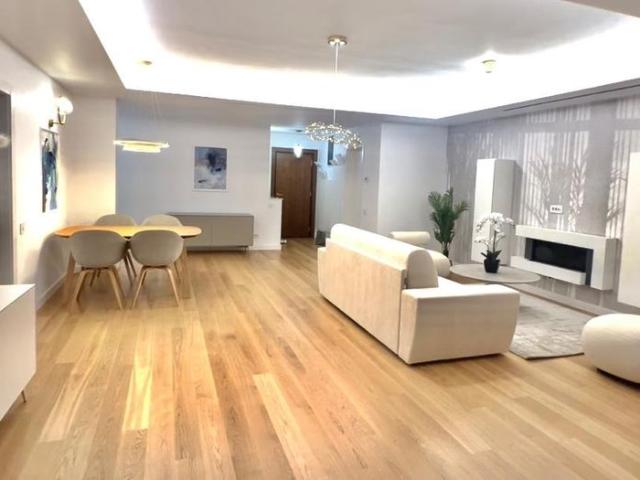 Brand new, luxurious, 4 min walk to Herastrau