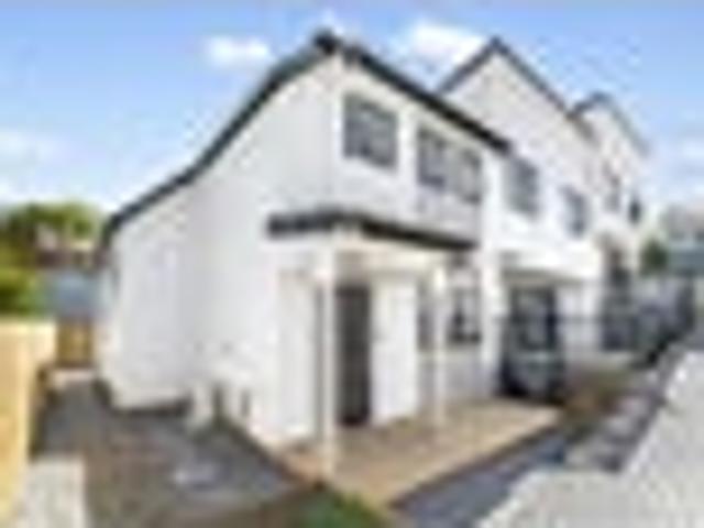 Brand new, move in ready 4 bedrooms in Three King
