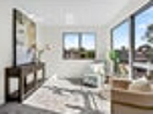 Brand New Modern Home in Botany Downs!