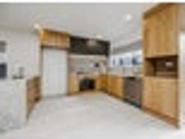 Brand New & Modern Living