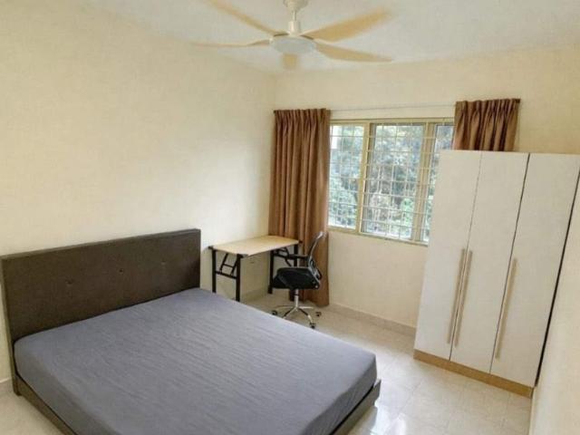 Brand New Master Room @Flora Damansara Block F Female Only