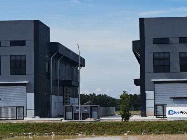 FREEHOLD BRAND NEW SEMI D WITH CCC ONLY FROM RM 400/SQFT, READY TO MOVE IN IMMEDIATELY