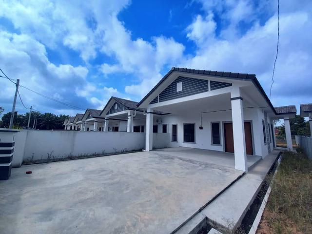 BRAND NEW SemiD Single Storey TANAH LUAS 2MINIT BANDAR MUAR