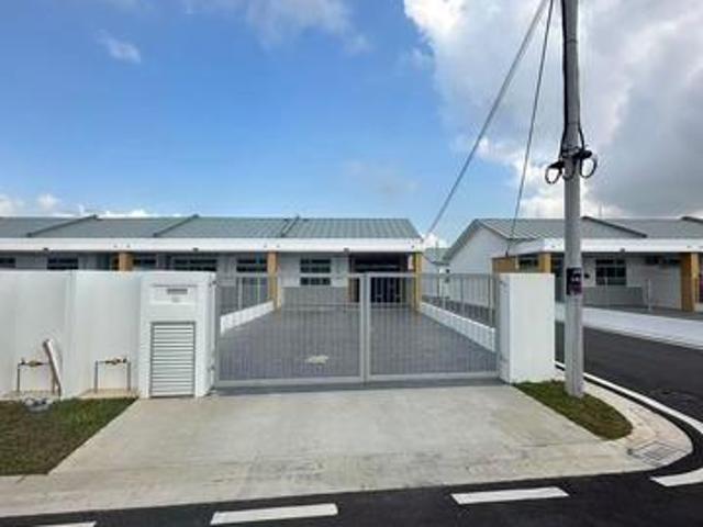 Brand New Single Storey Endlot IQI Bandar Putra Kulai House