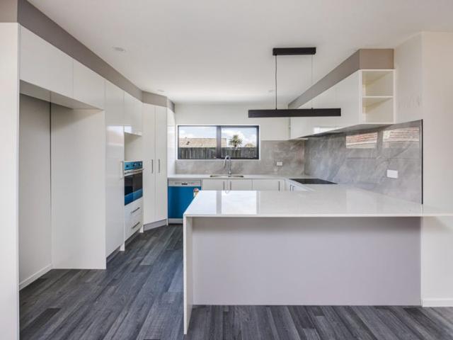 SPACIOUS Three Bedrooms Reserve Views!
