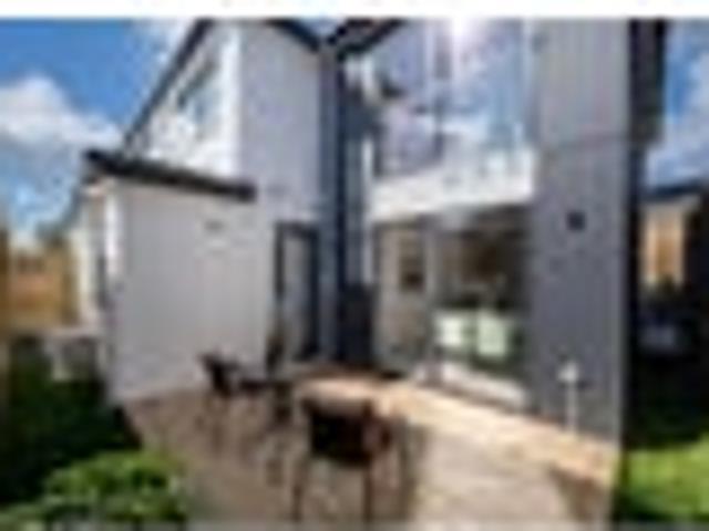 Brand New Spacious home in Botany Downs!