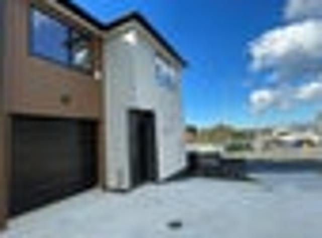 Brand New, Spacious & Stylish Sunnyhills Homes