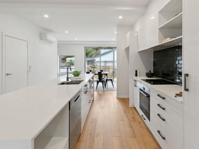 Brand New Stylish Quality Build in the Bay!