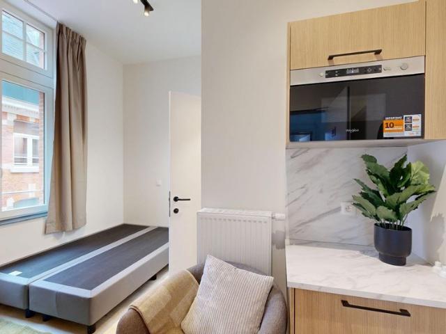 Brand new, stylish student room in residence ESTELLE IMMEDIATELY AVAILABLE!