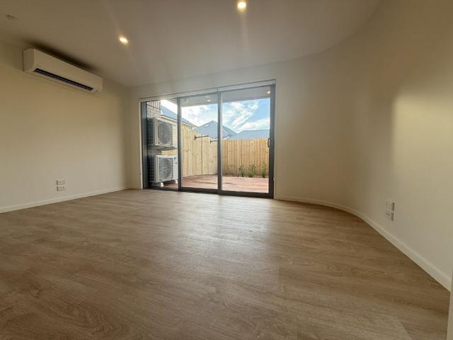 Brand New, Sunny 2 Bedroom Townhouse with Private Deck in St Albans