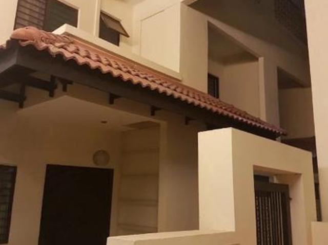 Brand New paint 4 aircond table top 2 carpark Armanee duplex