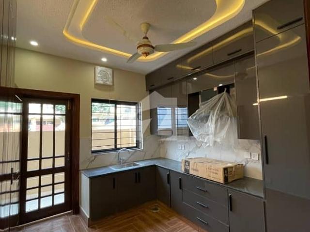 Brand New Park Face 8.5 Marla House Available