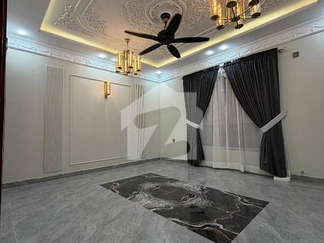 Brand New Pent House 3600sqft 3 Bed Dd Lift Car Parking Stand By Gernoter Ready To Move