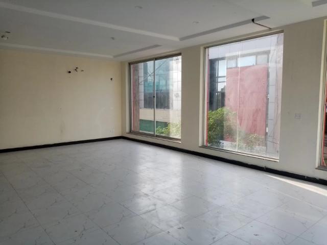 Brand new plaza corner second floor Lahore MUSTAFA TOWN ID 71277