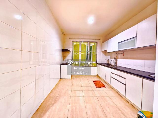 Brand New ready move in units Last 2 corner units Near to Sunny Hill, 3rd miles Can park 6 cars 4 ensuite bedrooms Starting from 1 million plus only