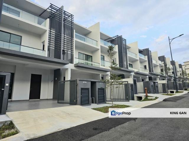 Brand New Residensi Bukit Orkid 3 Storey For