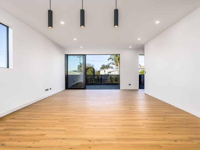 Brand New Waterfront Townhouse | 4 Bedrooms | Tandem Parking for Two Cars | $970 Per Week