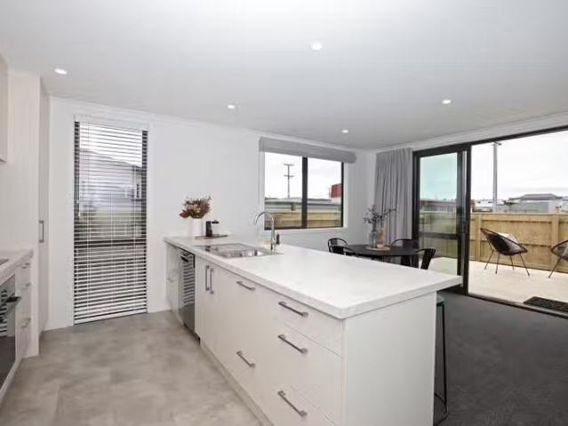 BRAND NEW – WAITING FOR YOU! – First National Real Estate