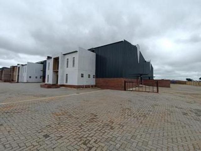 brand new warehouse of 596 m² to let.