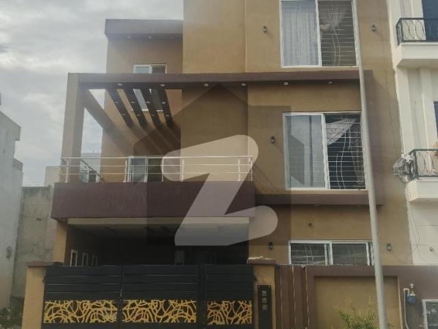 Brand new triple store house for rent LDA Avenue Block J