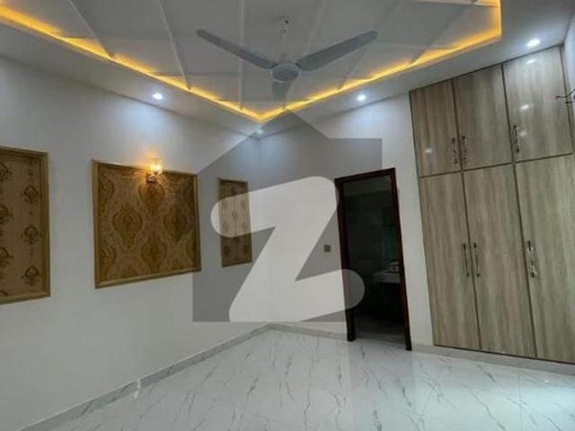 Brand New Two Bed Attach Bathroom TV Lounge Drawing Room Kitchen Storeroom Beautiful Location Parking Gated Society For Silent Office Family Cavalry Extension
