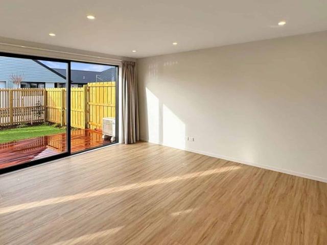 BRAND NEW TWO BEDROOM, ONE BEDROOM, SINGLE CARPARK IN GREAT LOCATION