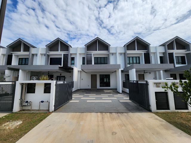 BRAND NEW UNIT22x75 Melodia 1 Alam Impian Shah Alam 2 Storey