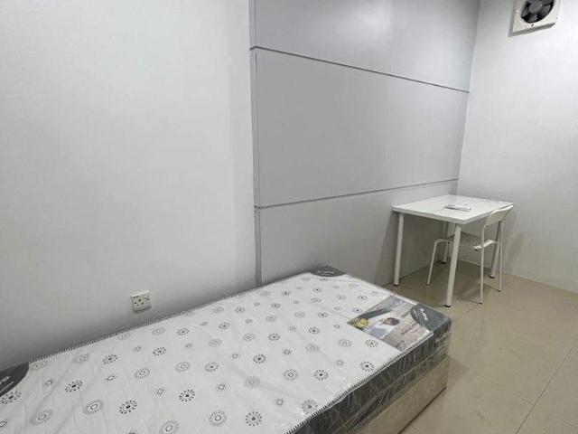 Brand new unit / 5 minutes walking to lrt kayu ara / damansara utama / starling mall / bandar utama / petaling jaya