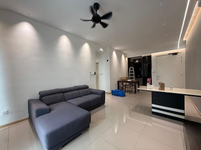 Brand new unit full furnished 2 carparks