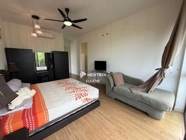 Brand New Unit, Huge Corner Lot