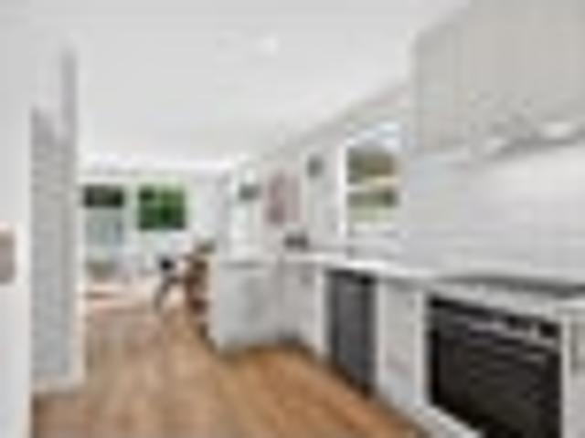 Brand new upscale living in Petone