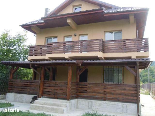 Branesti/Dambovita/constructie 2010/ 1250 mp curte