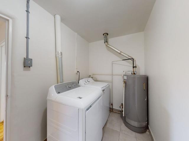 Brant Street 2 Bedroom Apartment for Rent at 1275 1259 1275 Brant St, Burlington, ON L7P 1X7 Mountainside