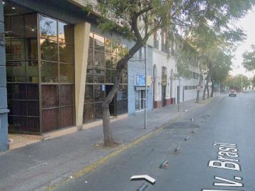 Brasil entre Catedral y Compañía a 3 cuadras metros Cumming y Santa Ana