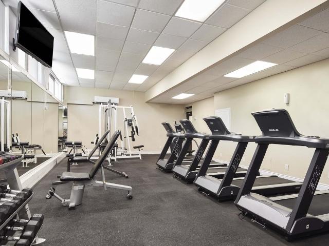 Bretton Place 1 Bedroom Apartment for Rent at 44 Jackes Ave, Toronto, ON M4T 1E5 Deer Park