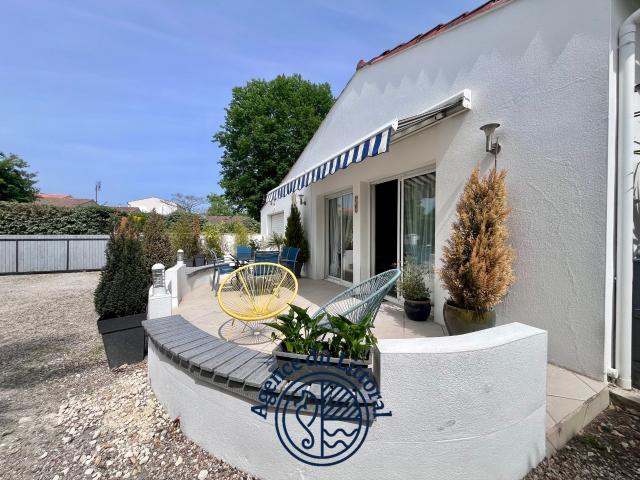 Breuillet maison de plain pied avec dépendance et jardin