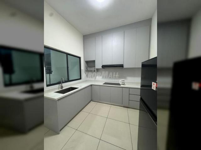 Brezza Hill Ampang | Fully Furnished | 3R3B | 3 Car Parks | RM2,600 Nego